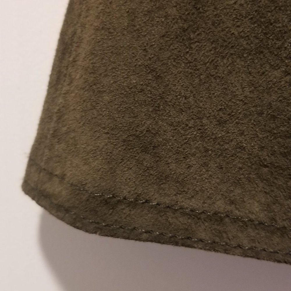 LIKE NEW Women's ZARA XS Olive Green Leather Mini Skirt! - Picture 7 of 10